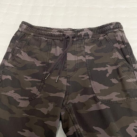 Athleta Farallon Jogger Pants Women’s 6 Green Khaki Camo Stretch Drawstring - Picture 3 of 13